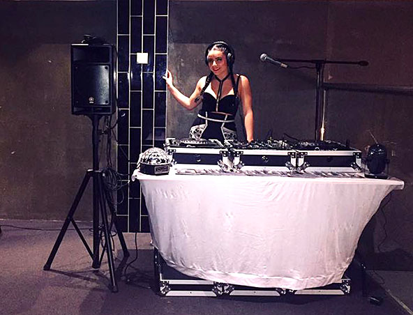 Singer DJ Melbourne - Wedding Singer Musicians - Wedding Dj